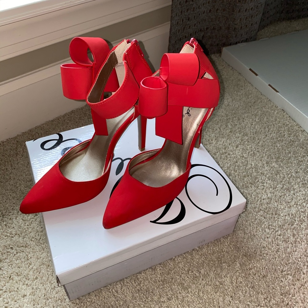 Red Heel - Picture 2 of 3